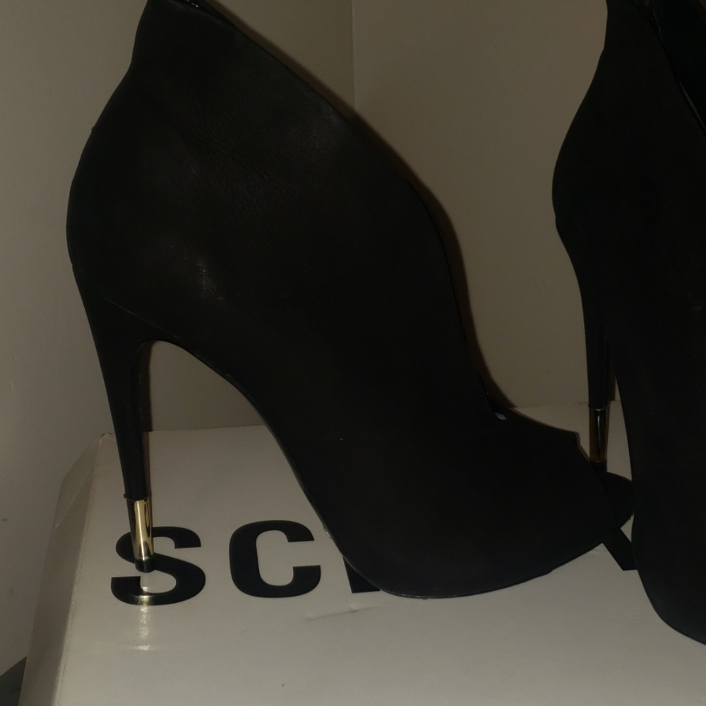 Shoes - Picture 4 of 8